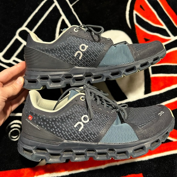 On Running Shoes - Ladies On Cloud Helion Running Shoes